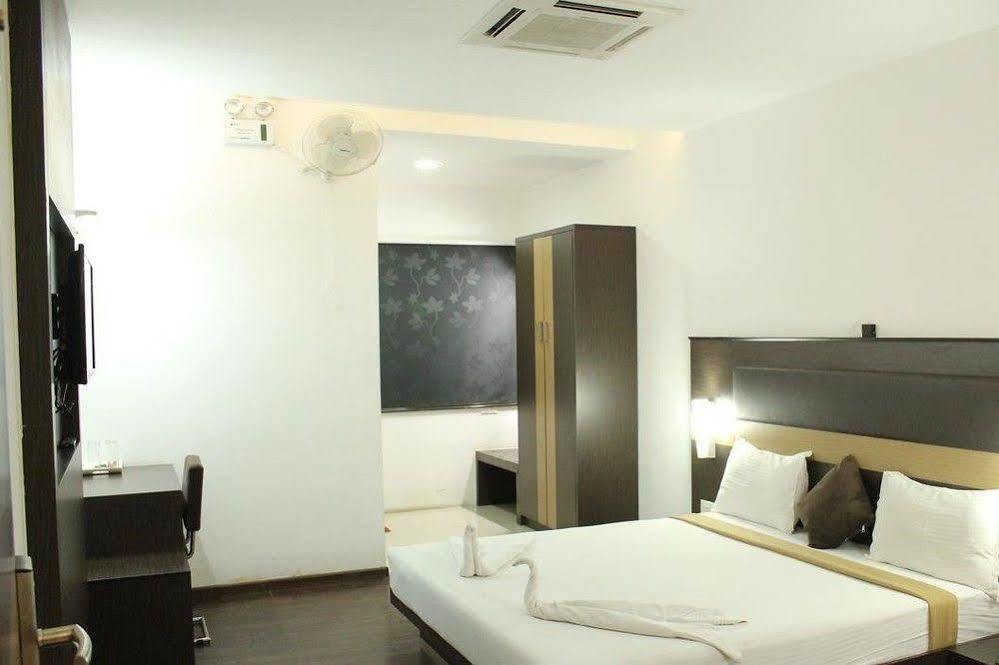 Hotel The Home Tiruppur Exteriér fotografie